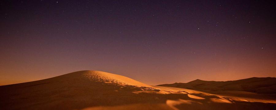 Fatma lit les étoiles — horoscope arabe